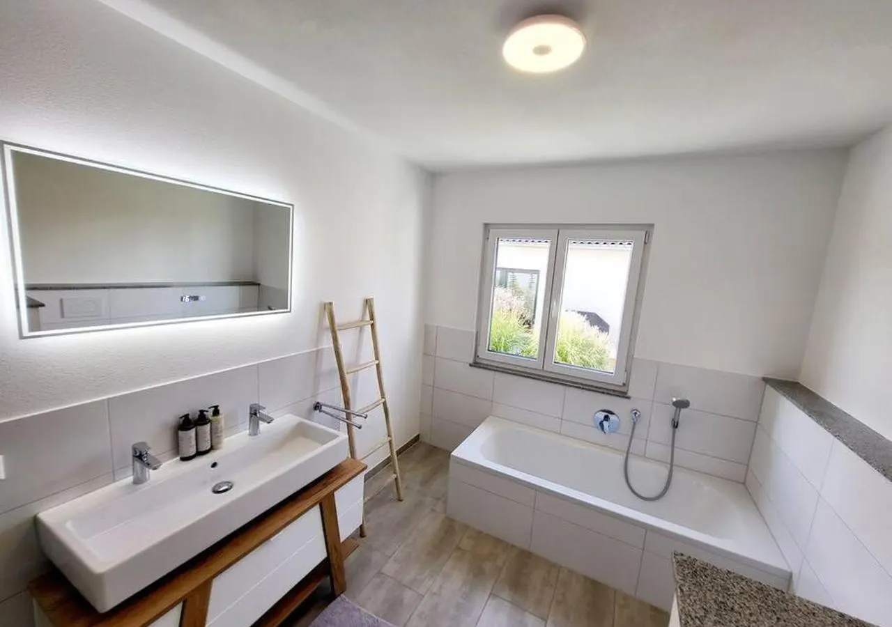 Mountain Apartments Leutkirch – Bad mit Wanne Erdgeschoss